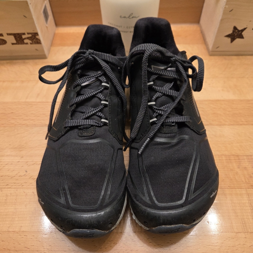 Altra Superior 4 Trail Running Shoes Black Gaiter Trap Sneaker Women’s Size 9.5 - Picture 2 of 9